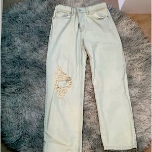 Light washed blue Dad jeans, Brand :Wildfable